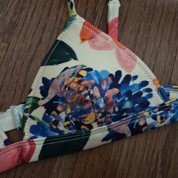 Triangl floral multicolor neoprene bikini top - Picture 8 of 13